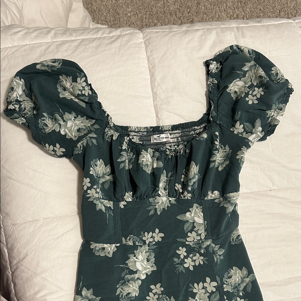 Floral Puff Sleeve Dress- Hollister